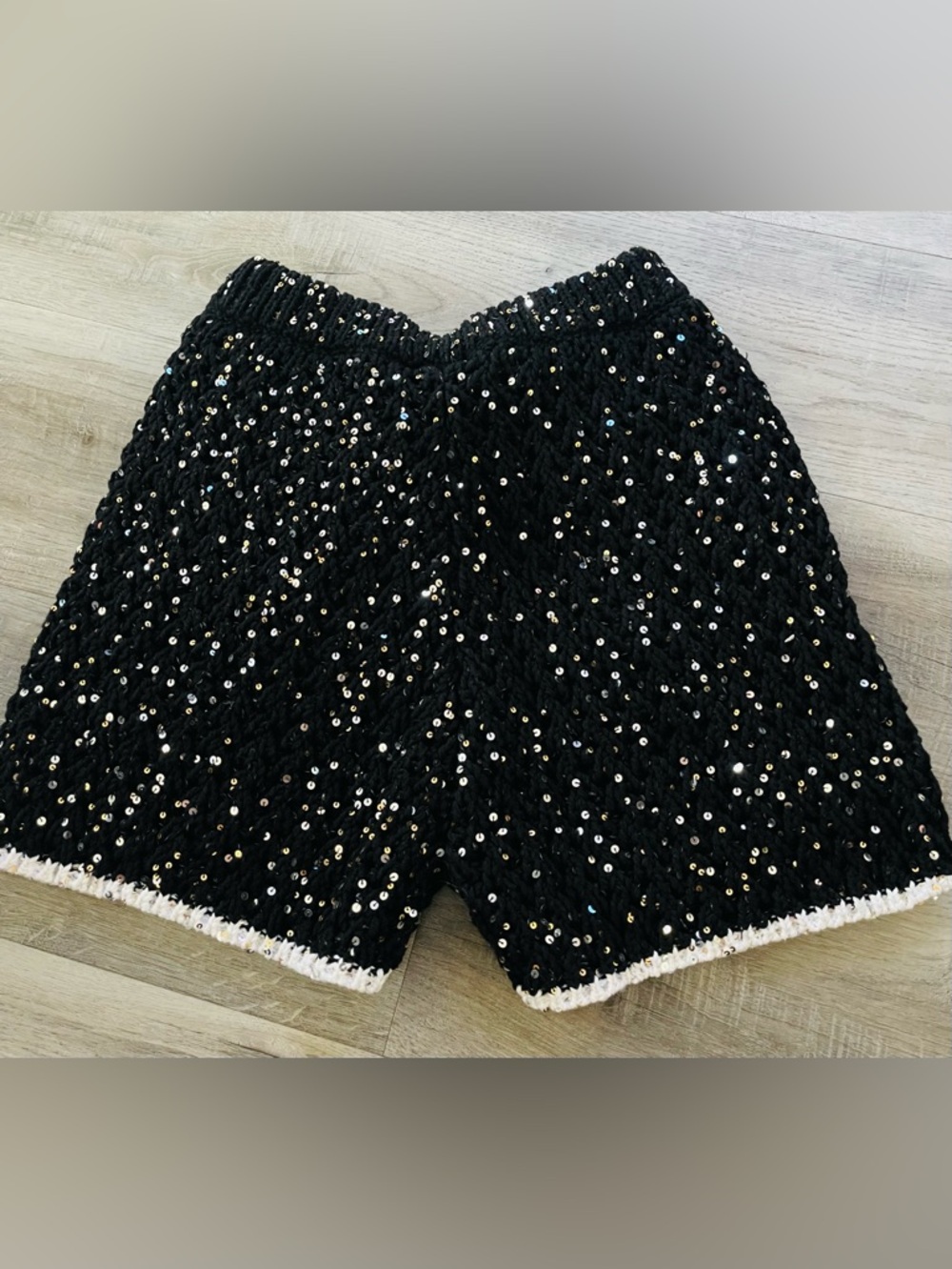 CHANNEL BLACK SEQUIN HIGH-WAIS SHORTS EU SIZE 36 US S/M NWT
100% AUTHENTIC - Picture 5 of 7